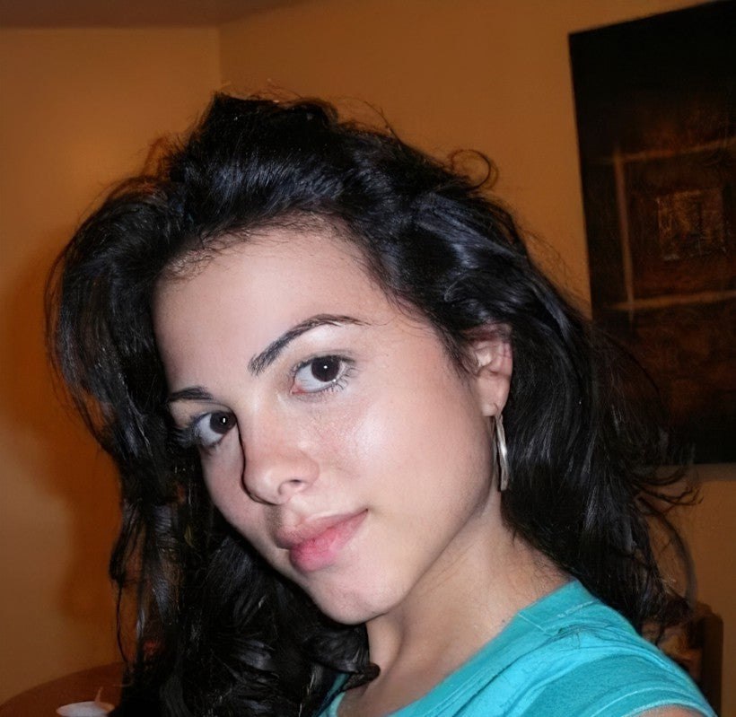 <em>Isabel L.</em>